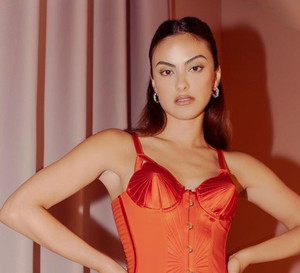 Camila Mendes