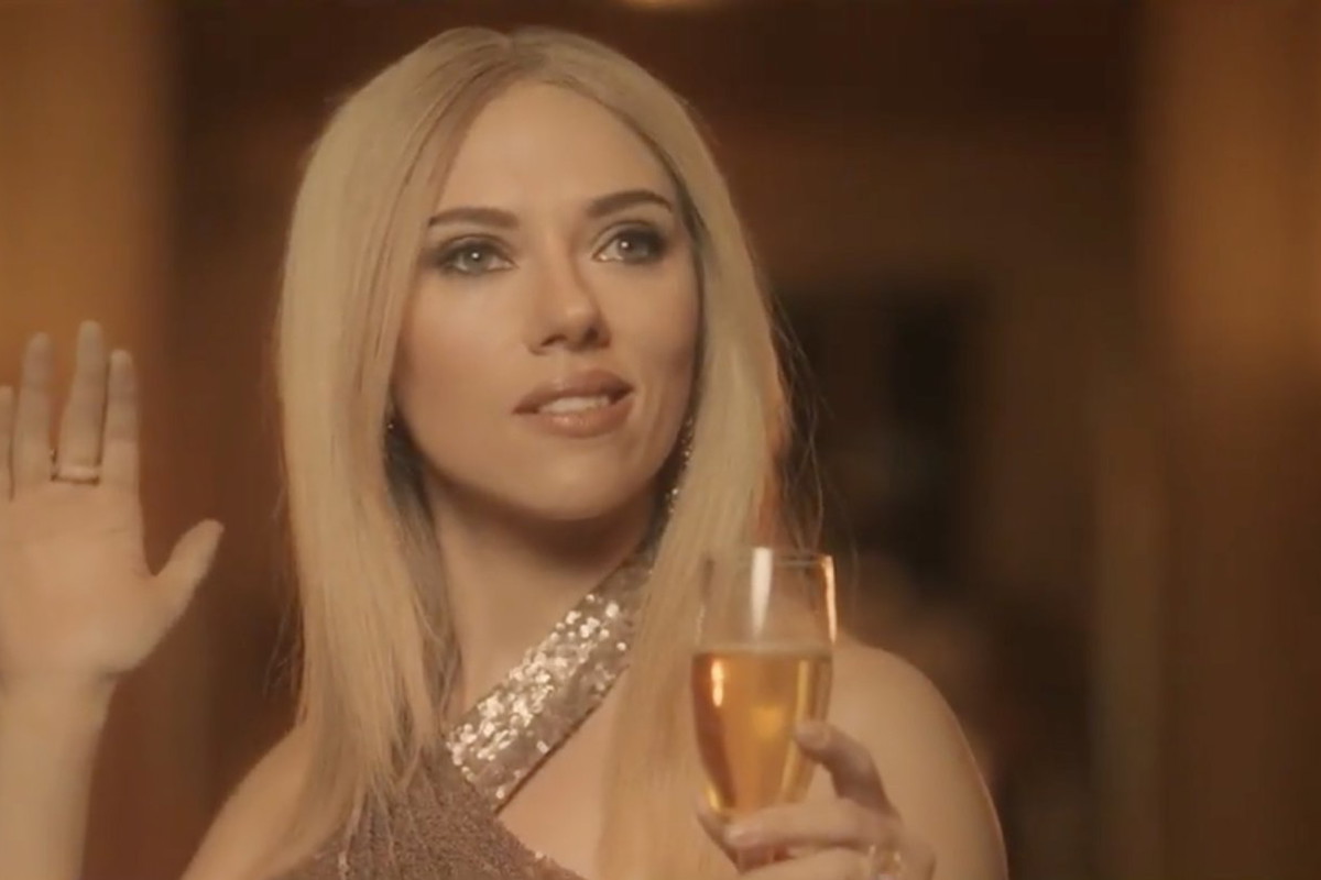 SNL: Scarlett Johansson parodiuje córkę Donalda Trumpa