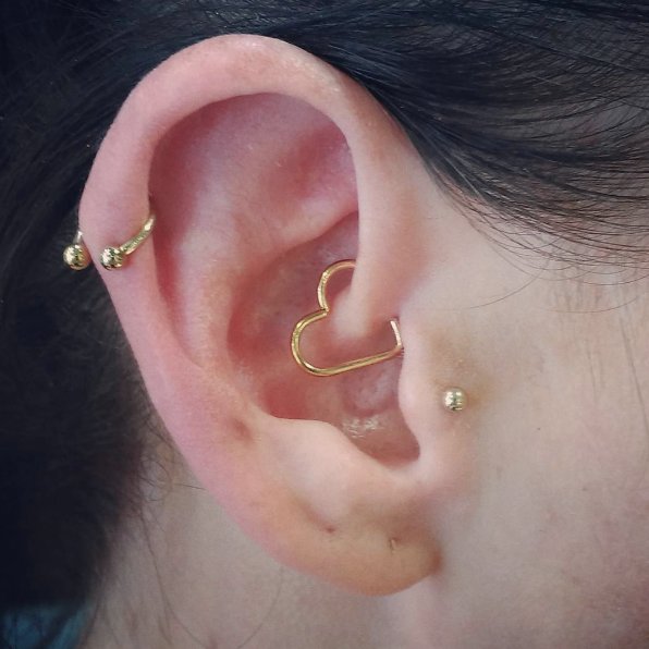 Daith Piercing to nowy trend, w którym się zakochacie