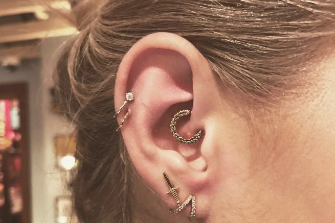 Daith Piercing to nowy trend, w którym się zakochacie