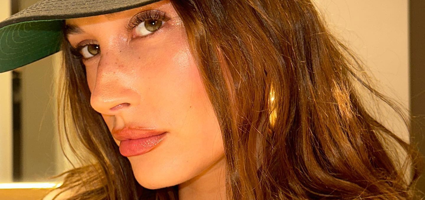Hailey Bieber odkryła pogromczynię suchej skóry: „Kocham tę maskę”