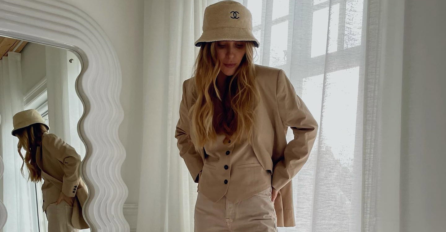 Jak nosić elegancką kamizelkę? 7 stylizacji prosto z Instagrama udowadnia, że ten element garderoby daje cały wachlarz możliwości