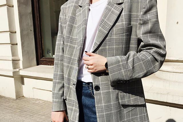 Olivia Kijo w oversize'owej marynarce Zara