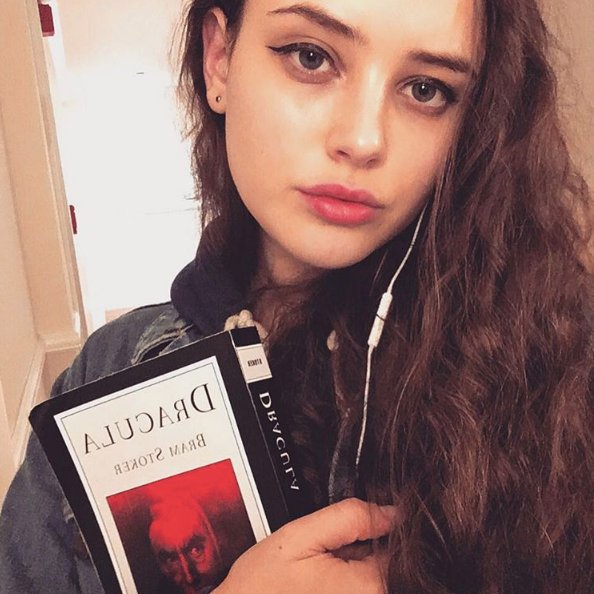 Kim jest Katherine Langford, gwiazda serialu Trzynaście powodów?