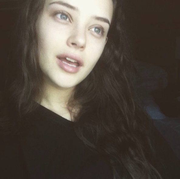 Kim jest Katherine Langford, gwiazda serialu Trzynaście powodów?