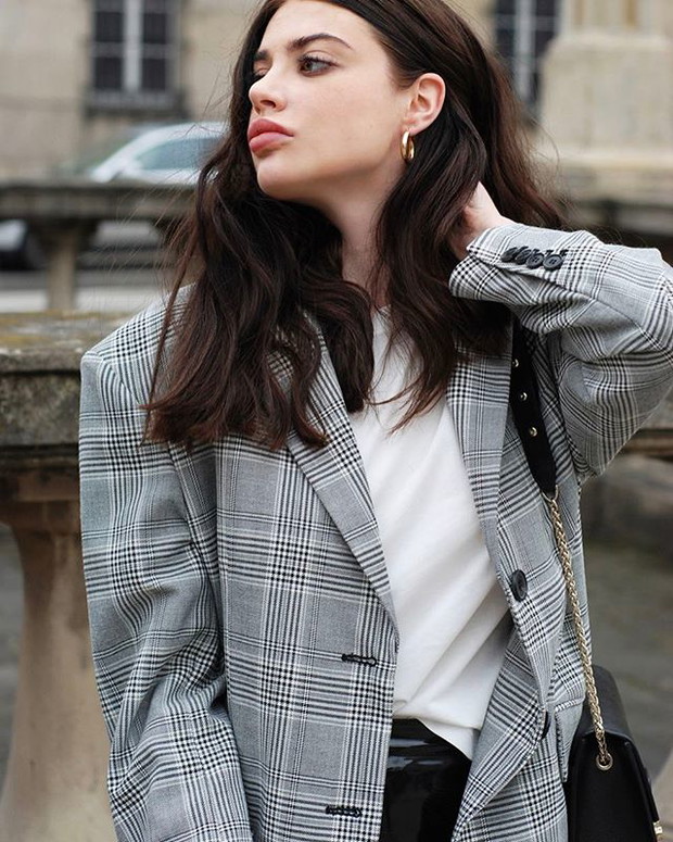 Laura Matuszczy w oversize'owej marynarce Zara