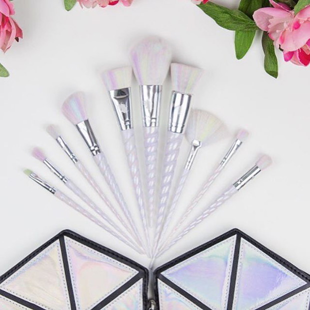 Pędzle unicorn Lashes, ok. 220 PLN