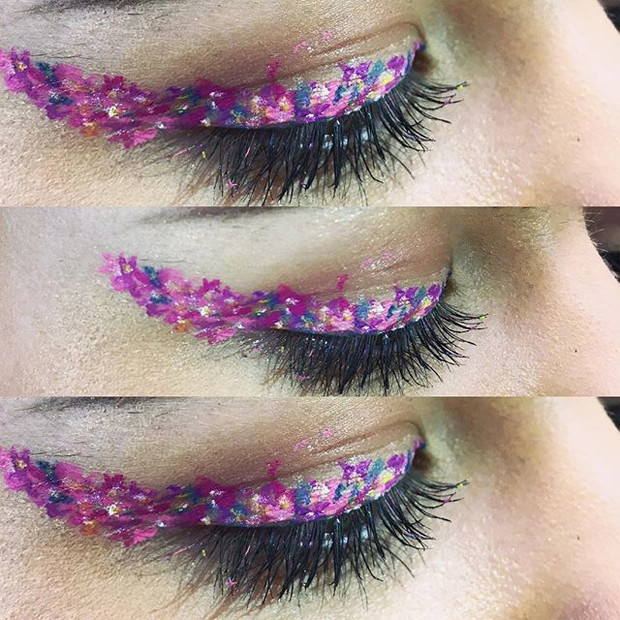 Trendy w makijażu: kwiaty zamiast eyelinera