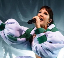 Ellie Goulding wystąpiła w stylizacji od polskiej projektantki. Wcześniej strój od niej zaprezentowała Sara James