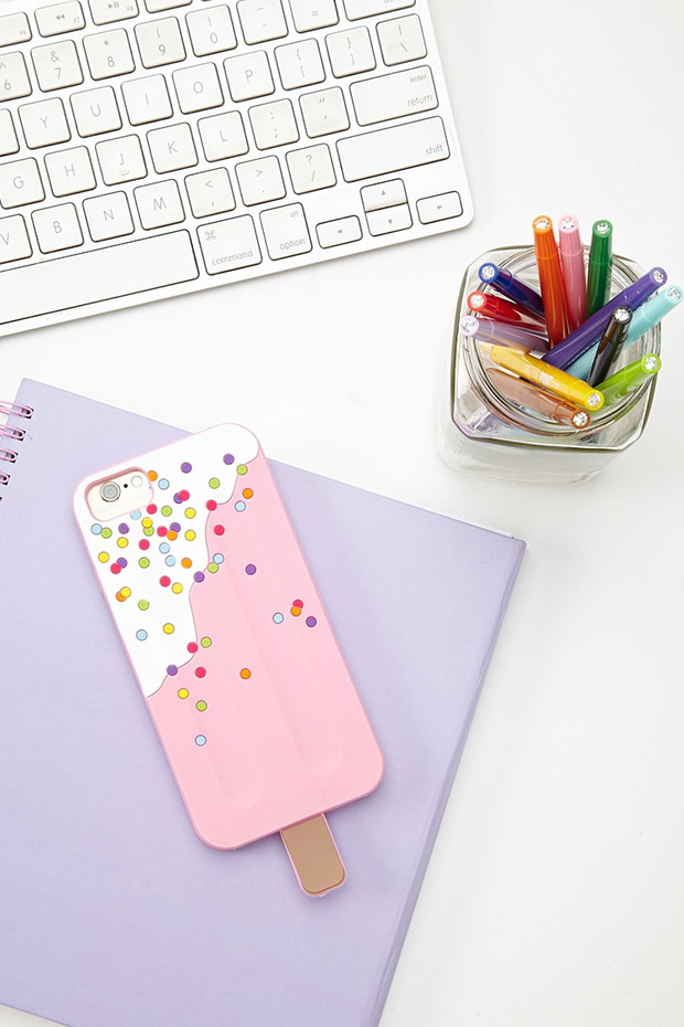 Etui na telefon dla fanów słodkości. Forever 21, 40 zł