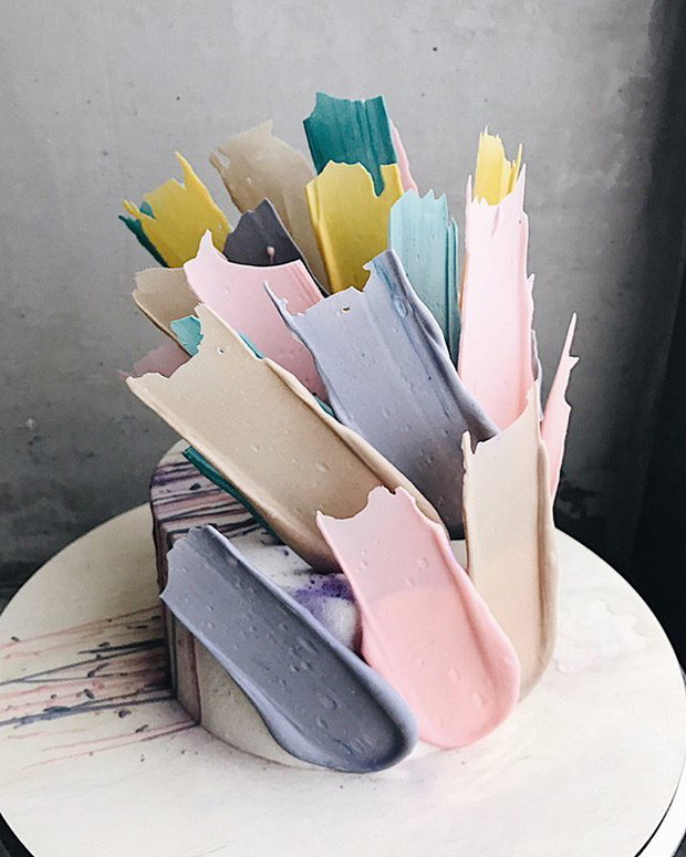 Brushstroke cake to pomysł rosyjskiej cukierni