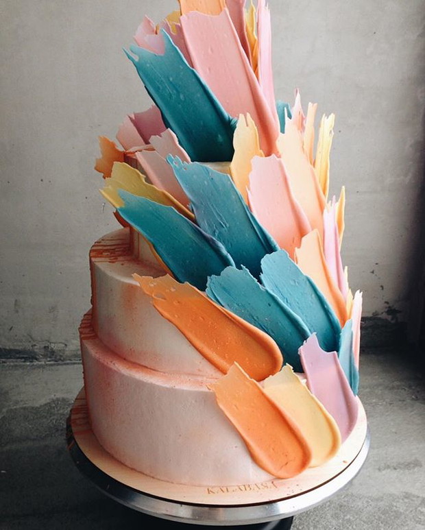 Brushstroke cake w wersji tęczowej