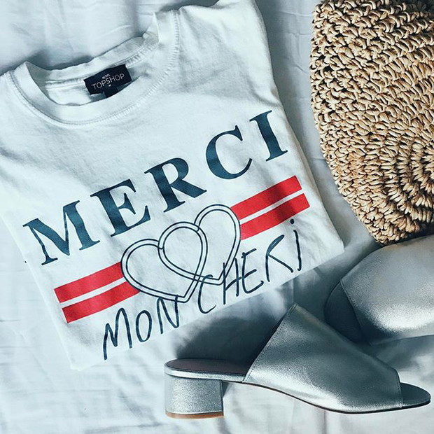 T-shirt z Topshopu rządzi na Instagramie