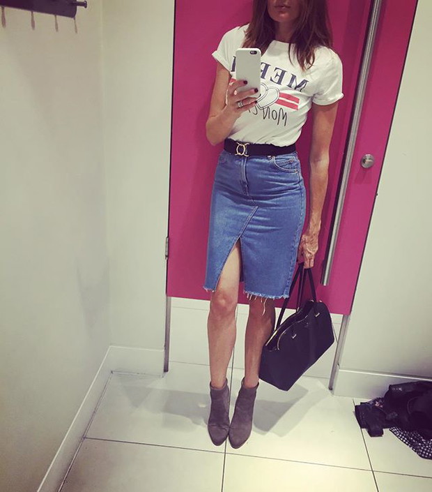 Ten T-shirt z Topshopu jest hitem na Instagramie