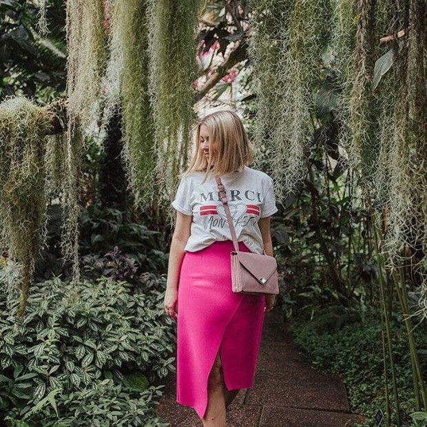 Ten T-shirt z Topshopu jest hitem na Instagramie