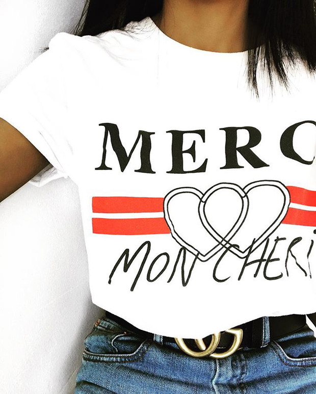 Ten T-shirt z Topshopu jest hitem na Instagramie