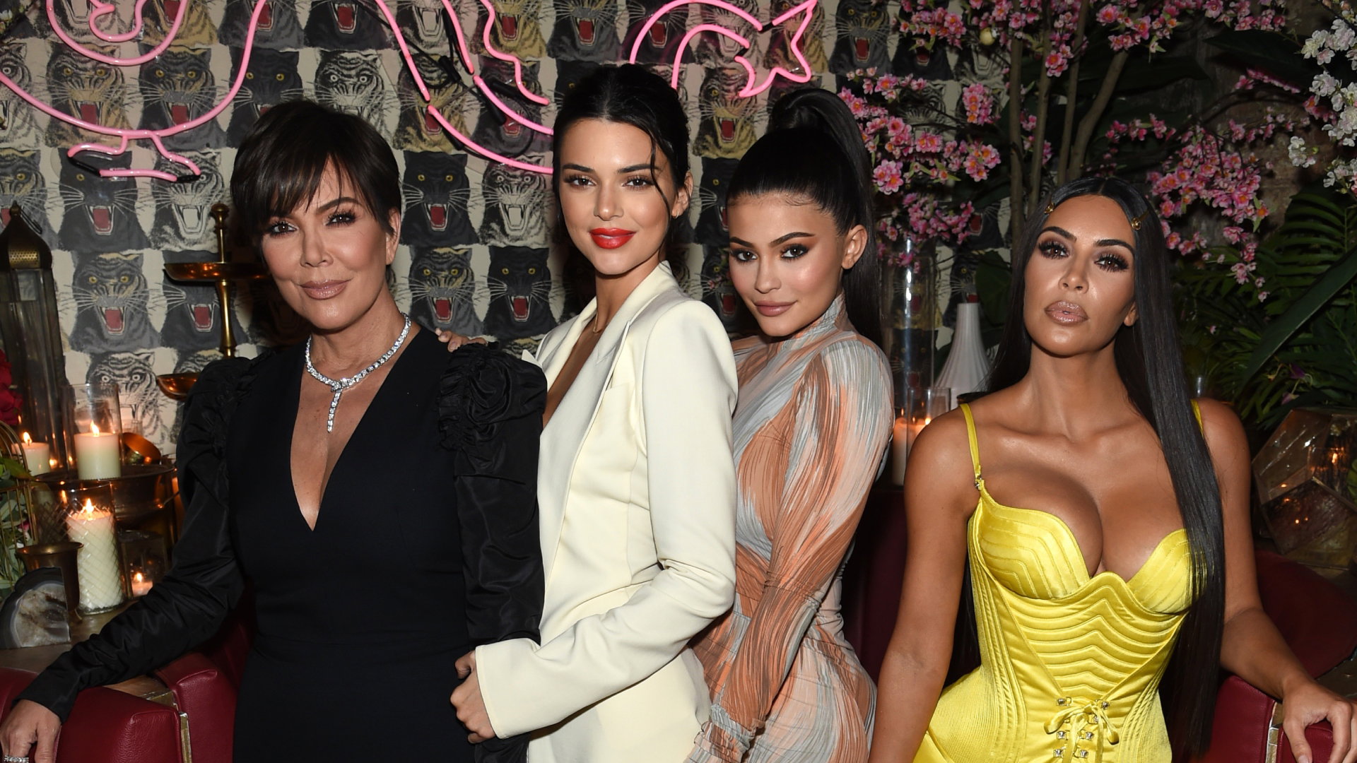 kris-jenner-kendall-jenner-kylie-jenner-kim-kardashian1-e8c444a