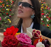 Perfumy, które będą za tobą chodzić. Zapachowa peleryna nie odstąpi cię na krok. 7 trwałych propozycji