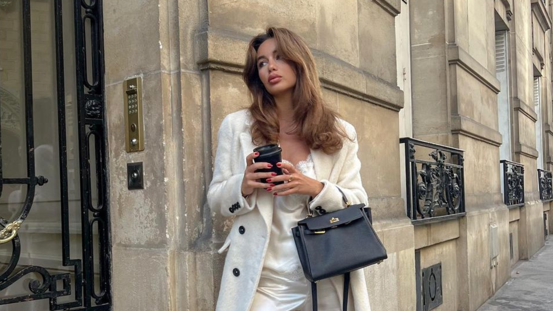 biały total look
