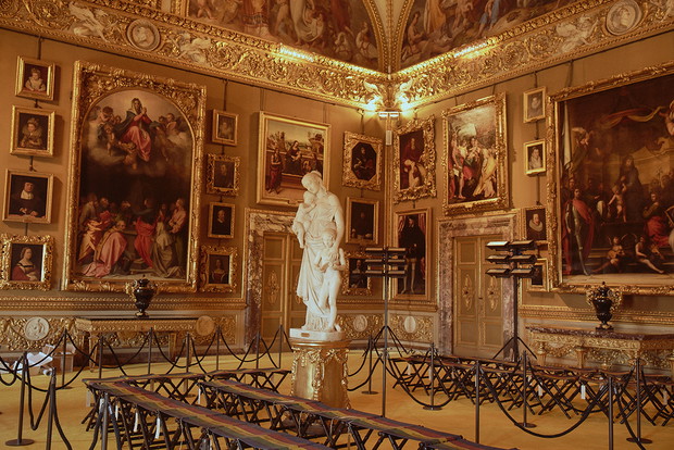 Gucci Cruise 2018 - wnętrze pałacu Palazzo Pitt we Florencji