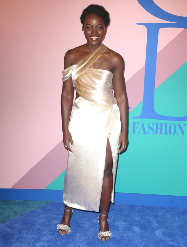 Gwiazdy na gali CFDA Fashion Awards 2017 - Lupita Nyong'o