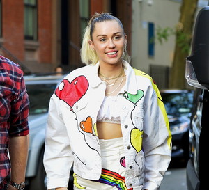 Miley Cyrus krytkuje Dolce & Gabbana! O co poszło?