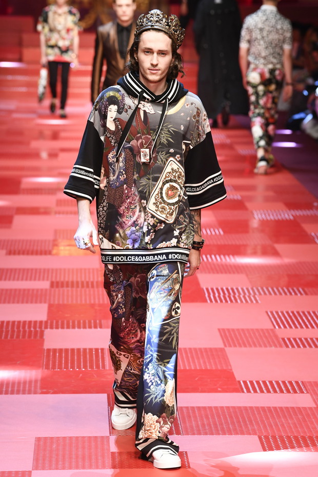 Raison Cyrus na wybiegu Dolce & Gabbana wiosna-lato 2018 w Mediolanie