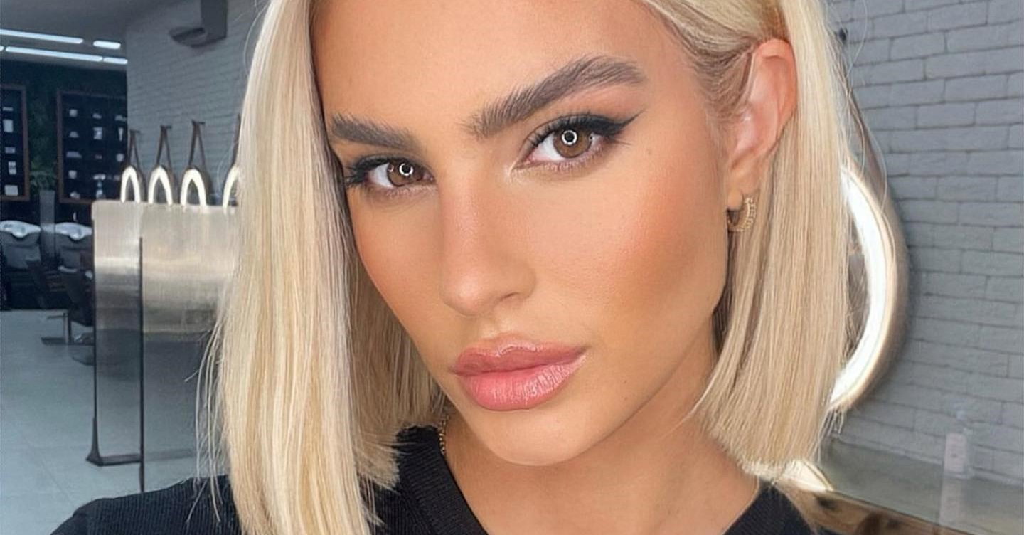 blond barbie