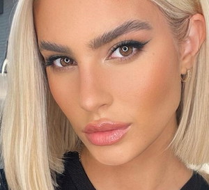 blond barbie
