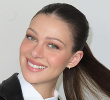 nicola peltz