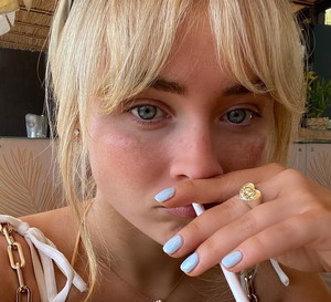 blueberry milk nails
