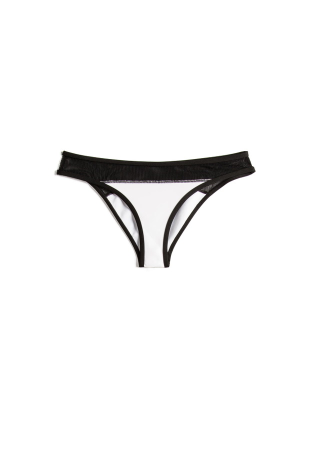 Kendall i Kylie Jenner zaprojektowały stroje kąpielowe dla Revolve