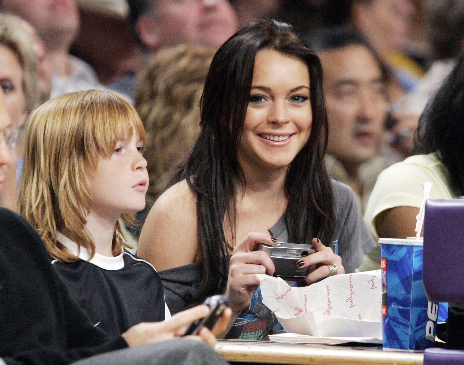 Lindsay Lohan z bratem Dakotą, który właśnie stawia pierwsze kroki w modelingu!