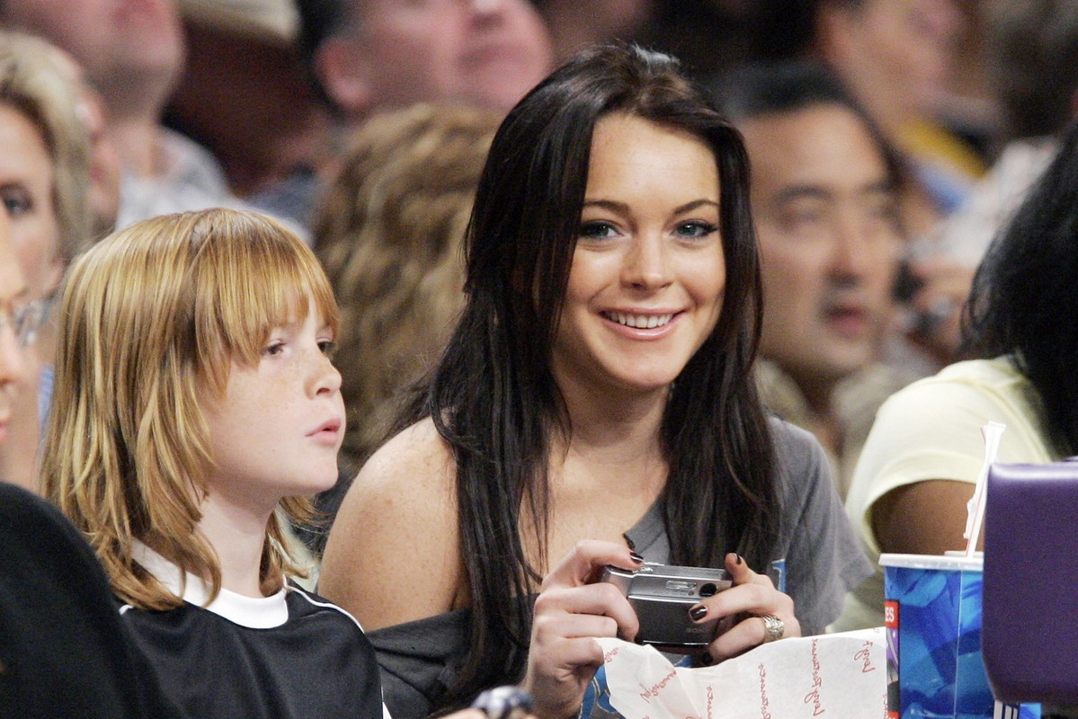 Lindsay Lohan z bratem Dakotą, który właśnie stawia pierwsze kroki w modelingu!
