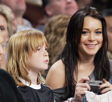 Lindsay Lohan z bratem Dakotą, który właśnie stawia pierwsze kroki w modelingu!