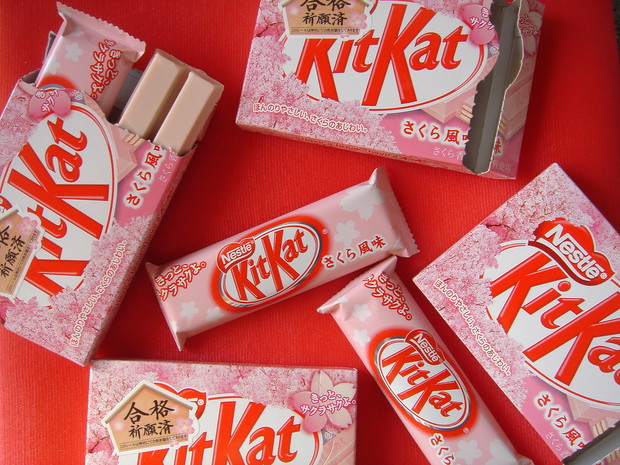 Batonik Kit Kat o smaku wiśni