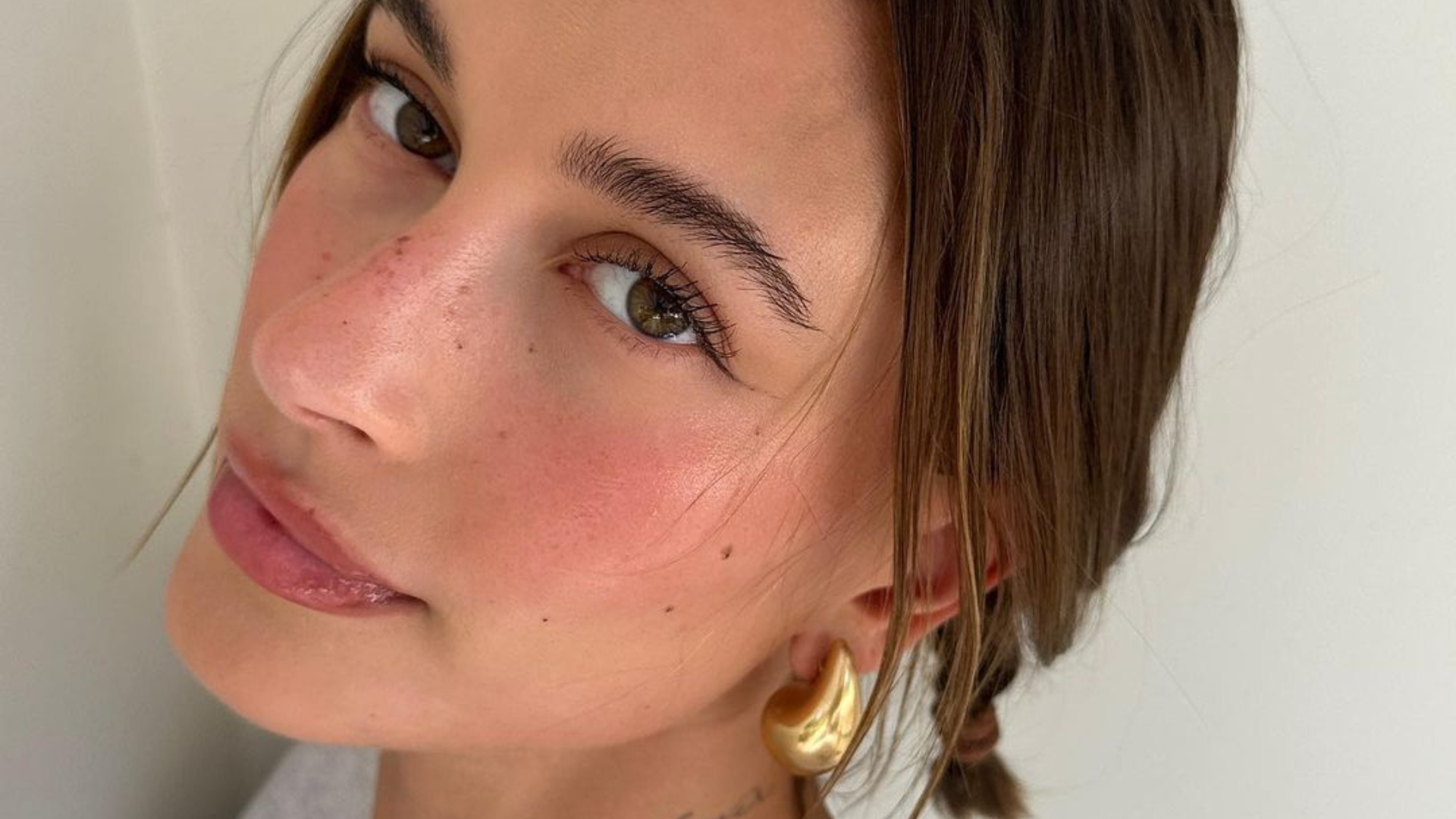 Hailey Bieber