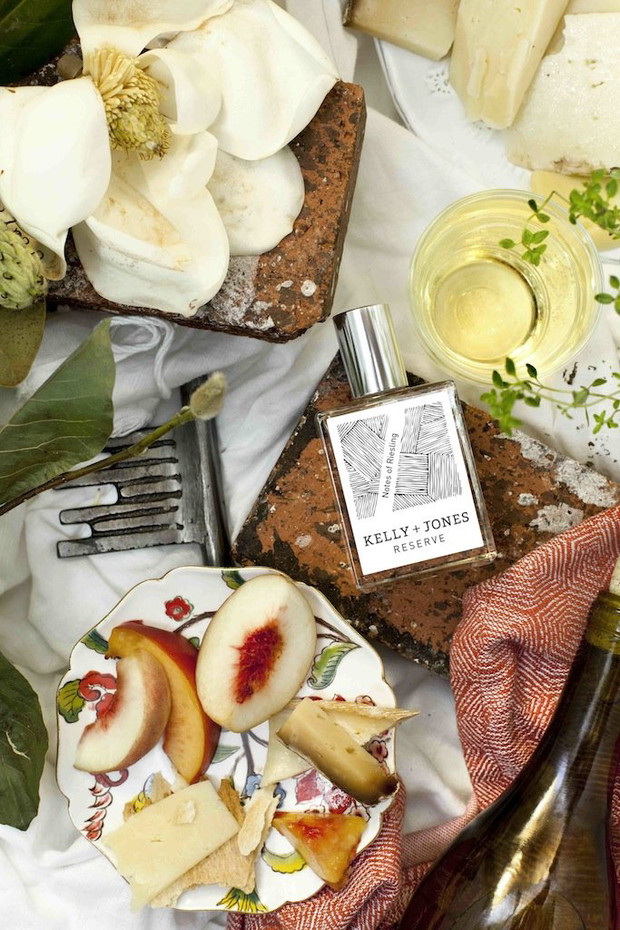 Perfumy o zapachu wina marki Kelly + Jones