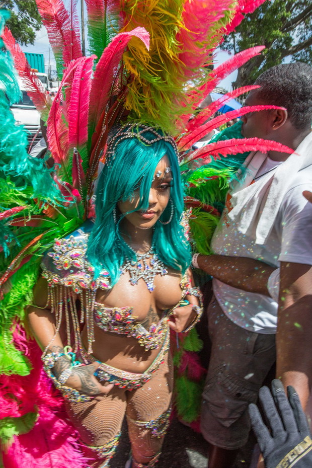 Rihanna w oryginalnym stroju na Barbados Crop Over Festival