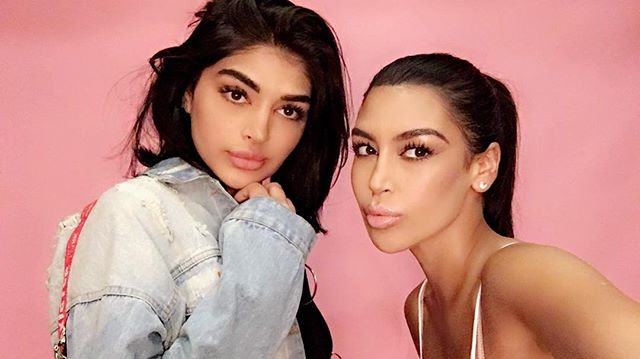Te siostry wyglądają dokładnie tak, jak Kim Kardashian i Kylie Jenner