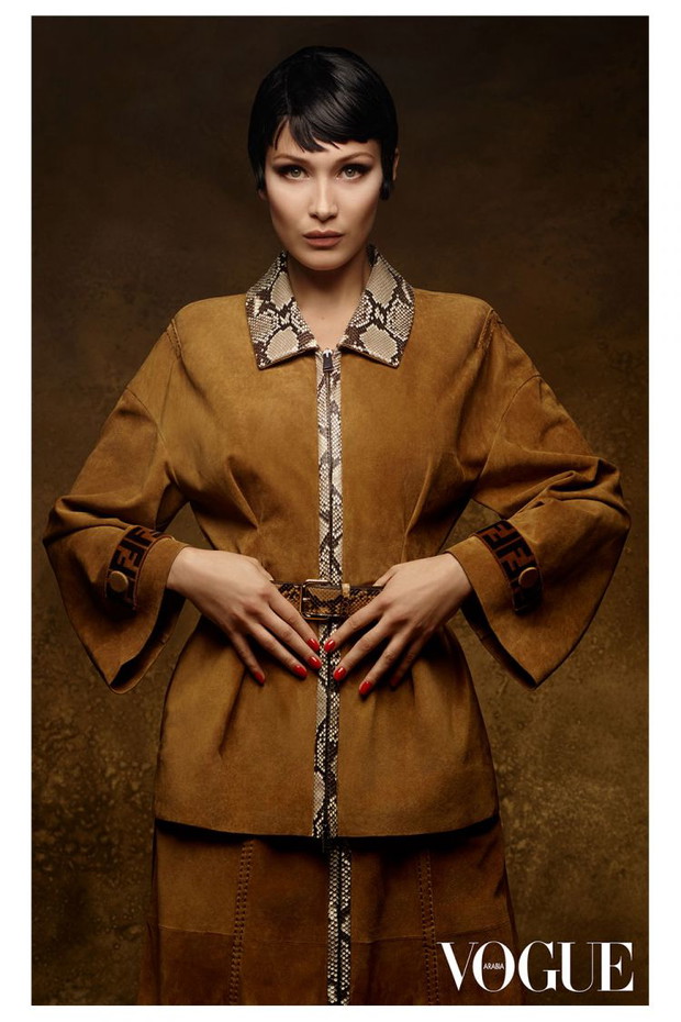 Bella Hadid w obiektywie Karla Lagerfelda we wrześniowym Vogue Arabia