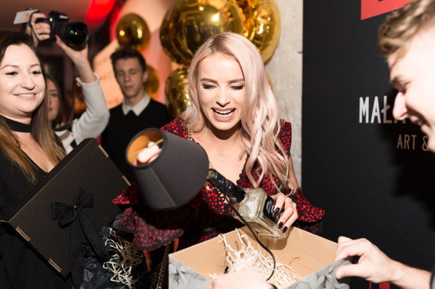 30. urodziny Maffashion - Maffashion z okazji swoich 30. urodzin poprosiła gości by wsparli dwie fundacje działające na rzecz seniorów i chorych dzieci. Oprócz tego część przedmiotów, które otrzymała w prezencie zostaną przekazane na aukcje charytatywną