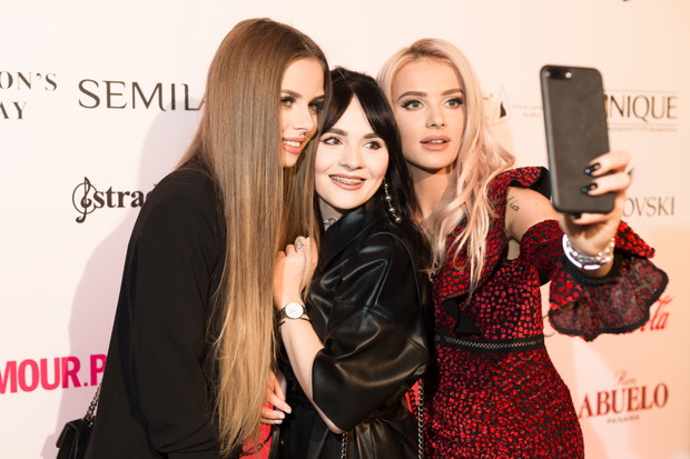 30. urodziny Maffashion - w środku Gabriela Zalewska, która zawsze dba o świetną fryzurę Maff