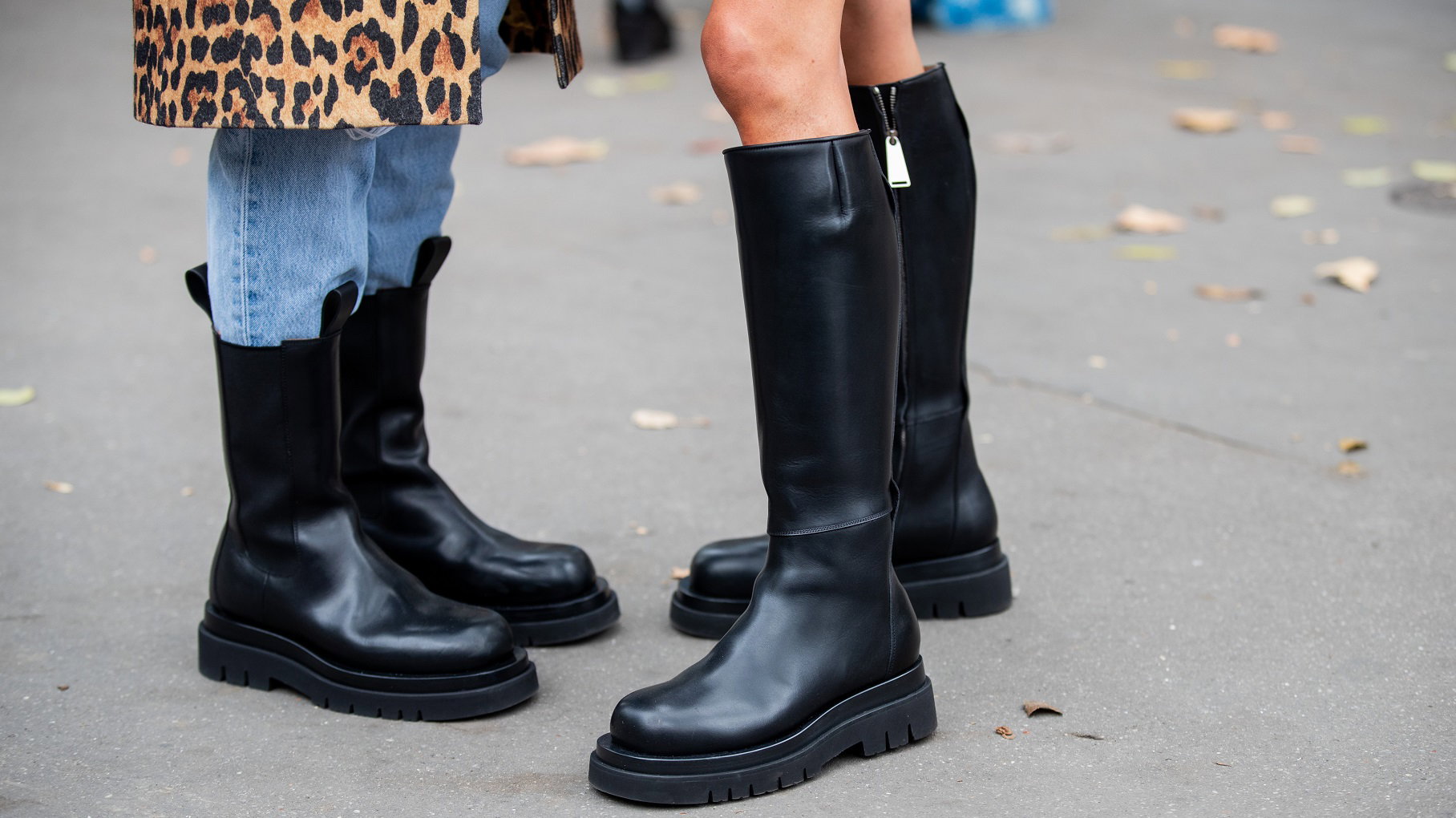 Street Style : Paris Fashion Week - Womenswear Spring Summer 2020 : Day Four