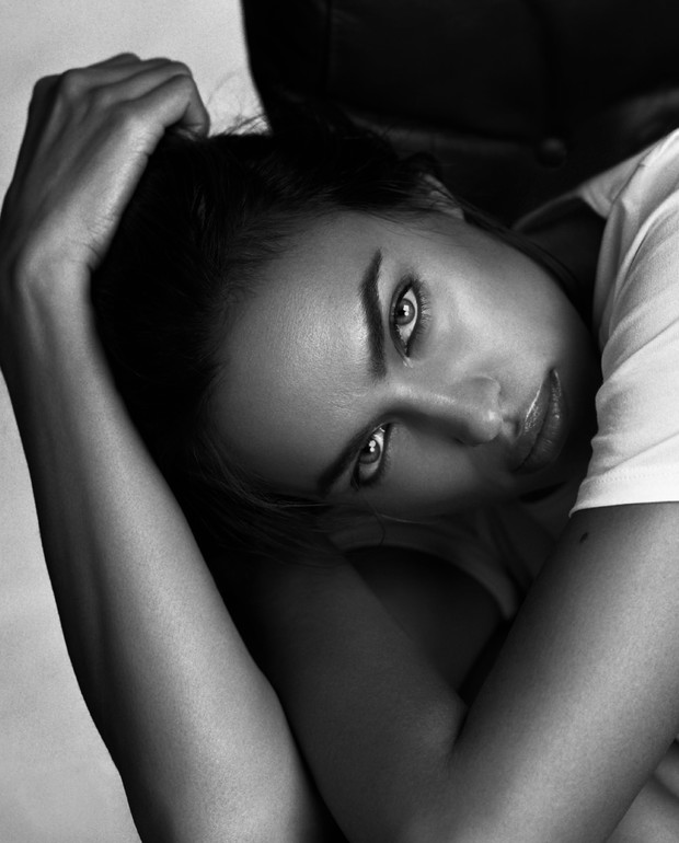 Irina Shayk twarzą kampanii Intimissimi Every Wear Book