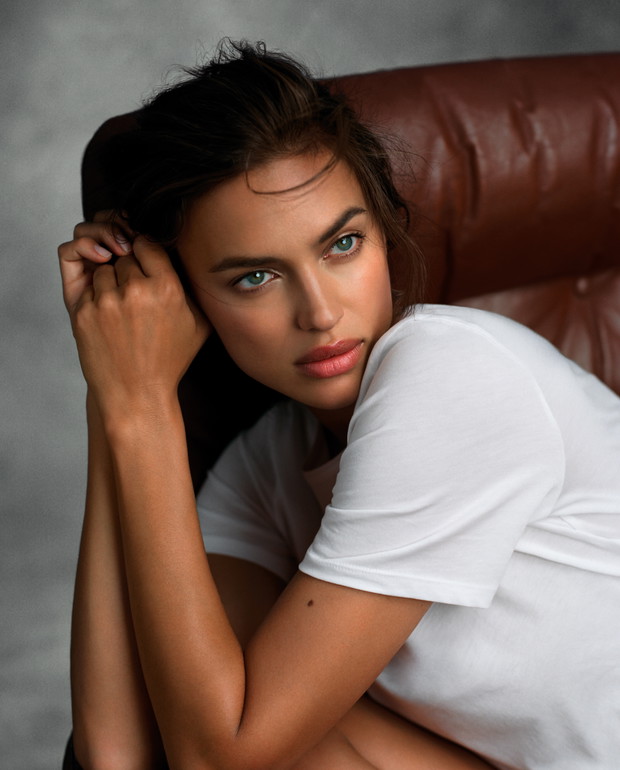Irina Shayk twarzą kampanii Intimissimi Every Wear Book