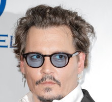 Johnny Depp gra na gitarze w zespole Hollywood Vampires