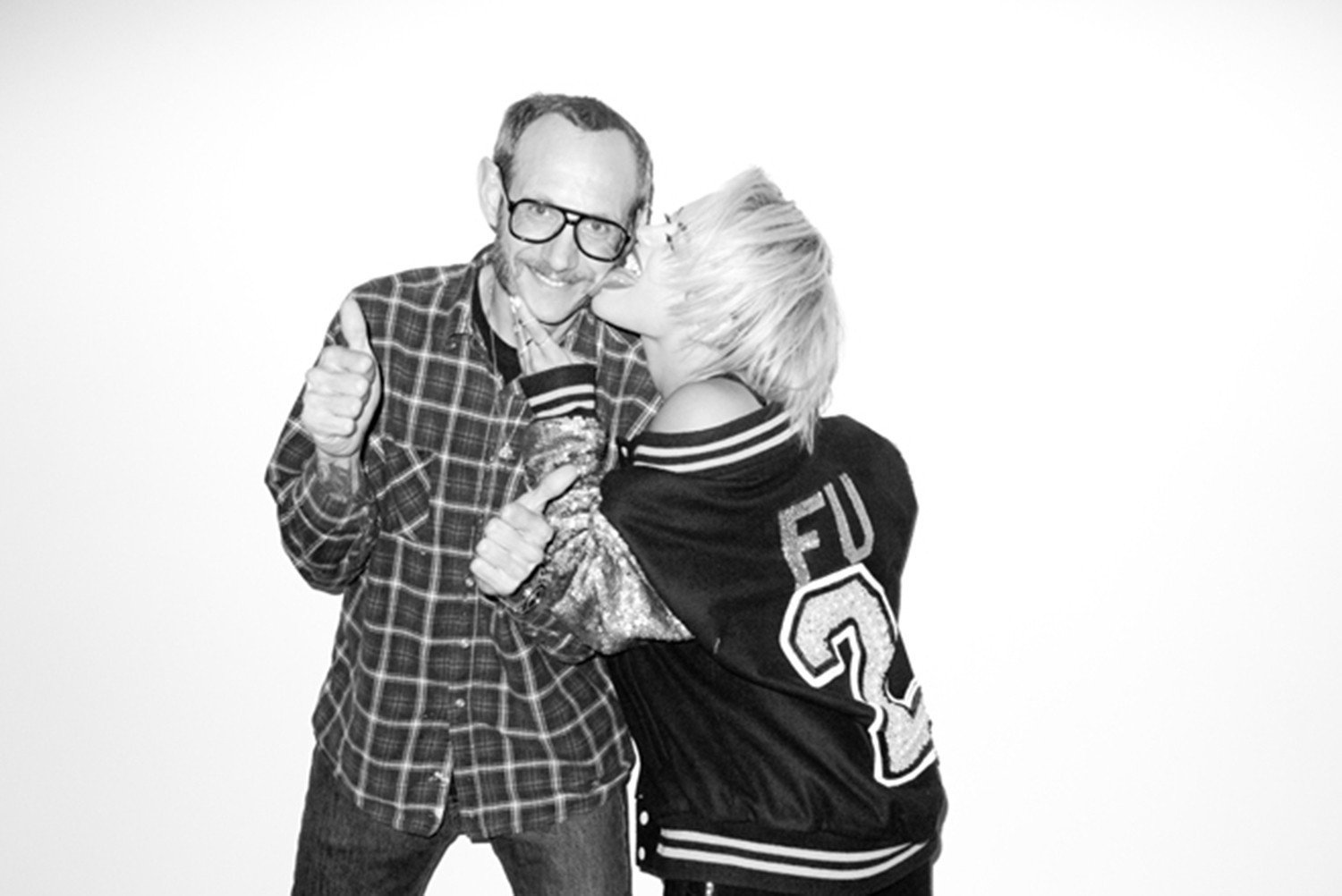 Terry Richardson sportretowany w towarzystwie Rity Ory