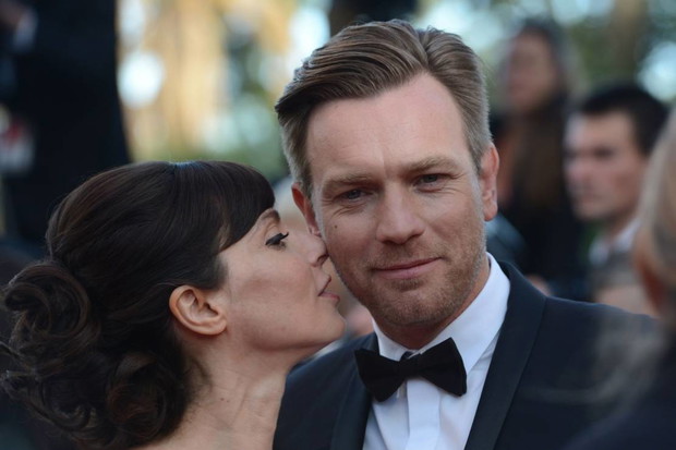 EWAN MCGREGOR i EVE MAVRAKIS