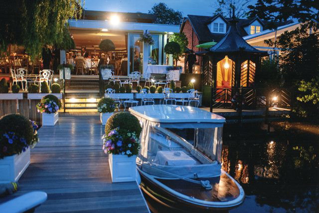 Restauracja znajduje się w malowniczym miejscu